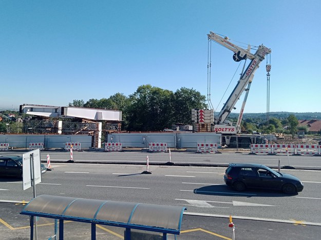 Zmiana organizacji ruchu na DK7 (Zakopianka) w rejonie ul.Widokowej i ul.Zadziela w Gaju w związku z budową wiaduktu.