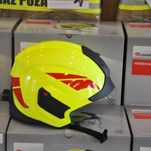 Przekazanie mundurów bojowych dla OSP Mogilany