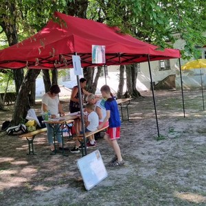 Fotorelacja - zdjęcia przedstawiają uczestników Święta Organizacji Pozarządowych.