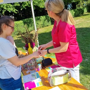 Fotorelacja - zdjęcia przedstawiają uczestników Święta Organizacji Pozarządowych.