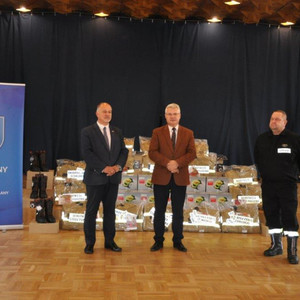 Przekazanie mundurów bojowych dla OSP Mogilany