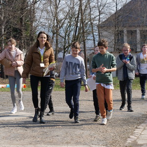 Uczniowie podczas warsztatów ruchowych w Parku