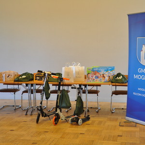 nagrody dla laureatów konkursu 