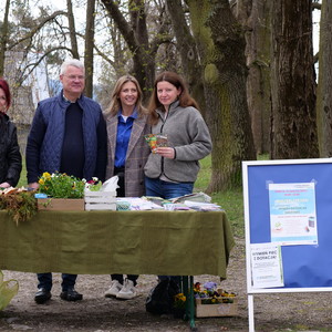 osoby biorące udział w sprzątaniu Gminy 