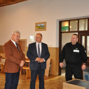 Przekazanie mundurów bojowych dla OSP Mogilany