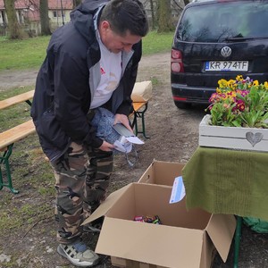 osoby biorące udział w sprzątaniu Gminy 