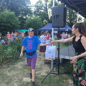 Fotorelacja - zdjęcia przedstawiają uczestników Święta Organizacji Pozarządowych.