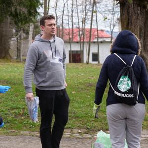 osoby biorące udział w sprzątaniu Gminy 