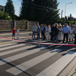 uczestnicy otwarcia ulicy 