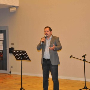 Zdjęcie przedstawiające występ muzyków