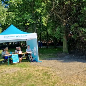 Fotorelacja - zdjęcia przedstawiają uczestników Święta Organizacji Pozarządowych.