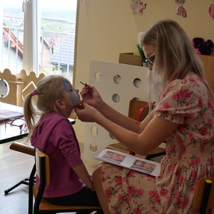 bawiące się dzieci