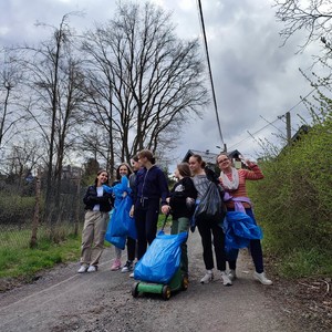 osoby biorące udział w sprzątaniu Gminy 