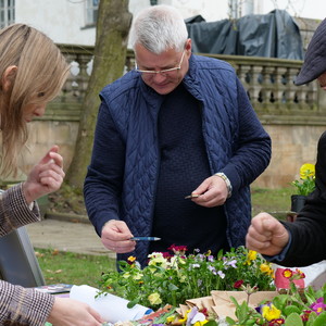 osoby biorące udział w sprzątaniu Gminy 