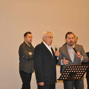 Zdjęcie przedstawiające występ muzyków