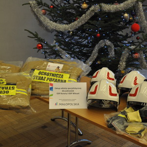 Nowe umundurowanie dla strażaków OSP Konary i OSP Włosań