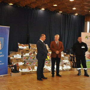 Przekazanie mundurów bojowych dla OSP Mogilany