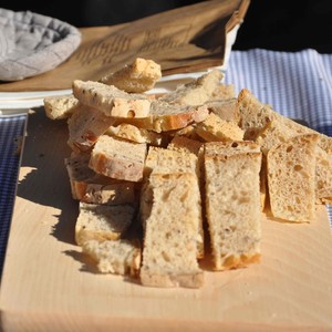 Zdjęcie przedstawia chleb