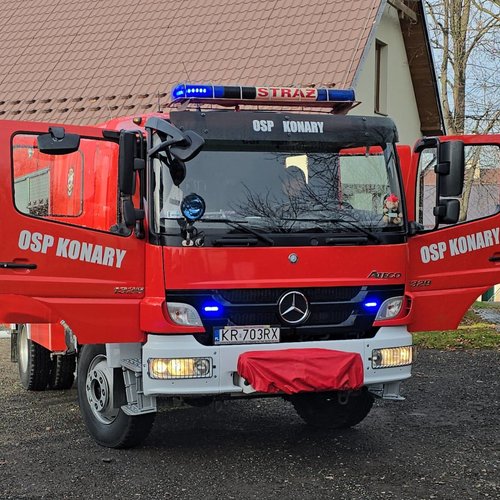 Obraz główny aktualności o tytule Do jednostki OSP w Konarach wrócił wyremontowany wóz 