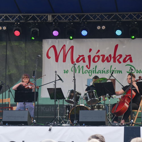 Obraz główny aktualności o tytule Majówka w Mogilańskim Dworze 