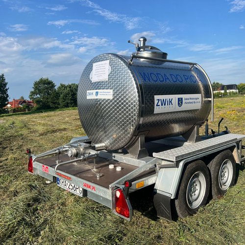 Obraz główny aktualności o tytule Aktualne informacje o lokalizacji beczkowozów z wodą pitną 