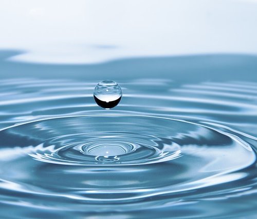 Obraz główny aktualności o tytule WODA ZDATNA DO SPOŻYCIA 