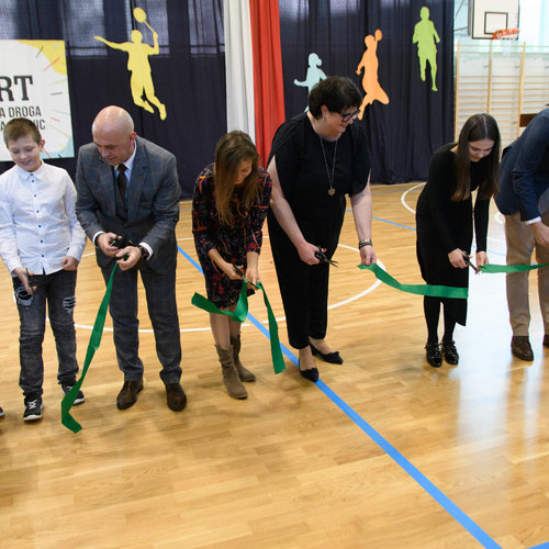 Obraz główny aktualności o tytule Oficjalne otwarcie Hali Sportowej w Konarach 