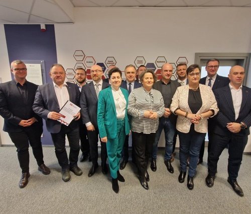 Obraz główny aktualności o tytule Wójtowie i Burmistrzowie Gmin Metropolii Krakowskiej wspólnie o Strefie Czystego Transportu w Krakowie 