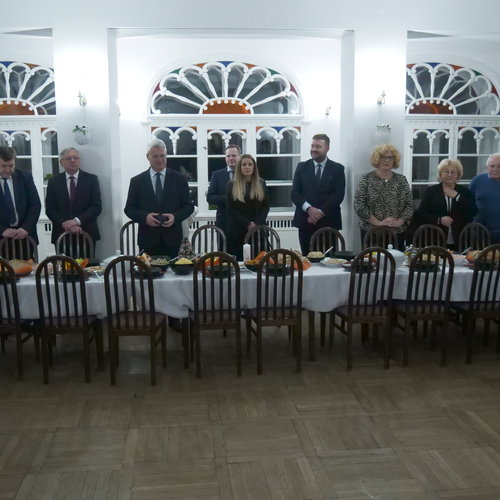 Obraz główny aktualności o tytule Wigilia w Mogilańskim Dworze dla Uchodźców z Ukrainy 