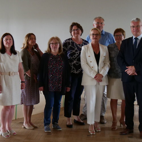 Obraz główny aktualności o tytule PRZEKAZANIE KOMPUTERÓW DO NAUKI ZDALNEJ 