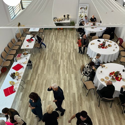 Obraz główny aktualności o tytule Za nami wydarzenie „Na włosańskim stole - złota jesień” 